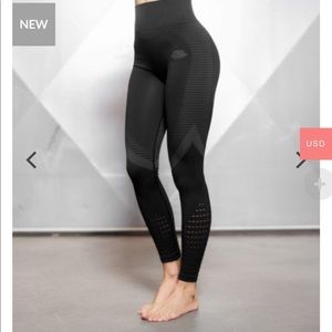 Body Engineers work out leggings